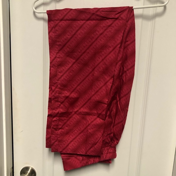 Maria B Luxury Lawn Embroidered Pakistani 3pc Suit - Picture 11 of 12